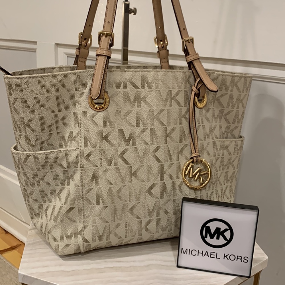 Michael Kors Large East West Jet Set Signature Tri-Compartment Tote Bag